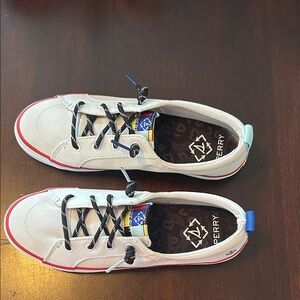 Sperry women’s Crest Vine  boat shoes 8.5 med new